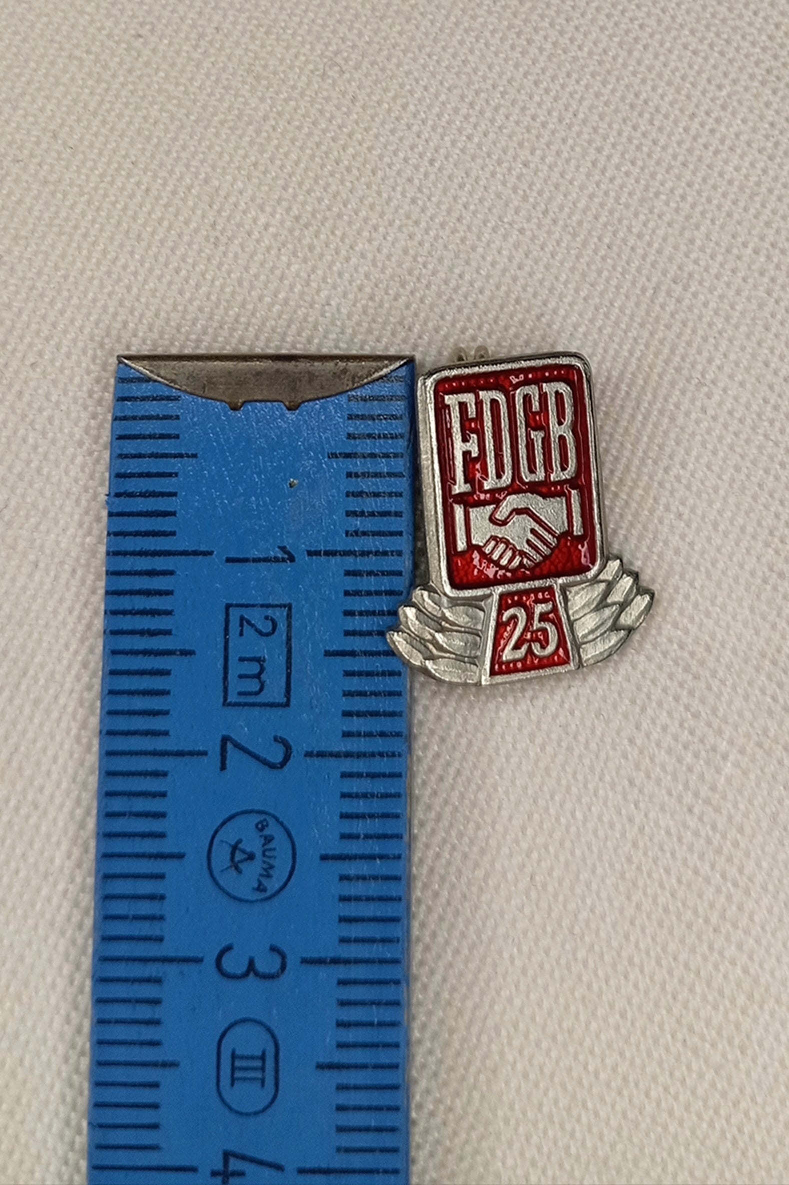 Ehrennadel für 25 Jahre Mitgliedschaft im FDGB (Freier Deutscher Gewerkschaftsbund)