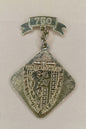 DDR Abzeichen: 750 Jahre Stadt Dresden (1956) – Jubiläums-Medaille "Kultur und Kunst Stadt Dresden baut wieder auf"