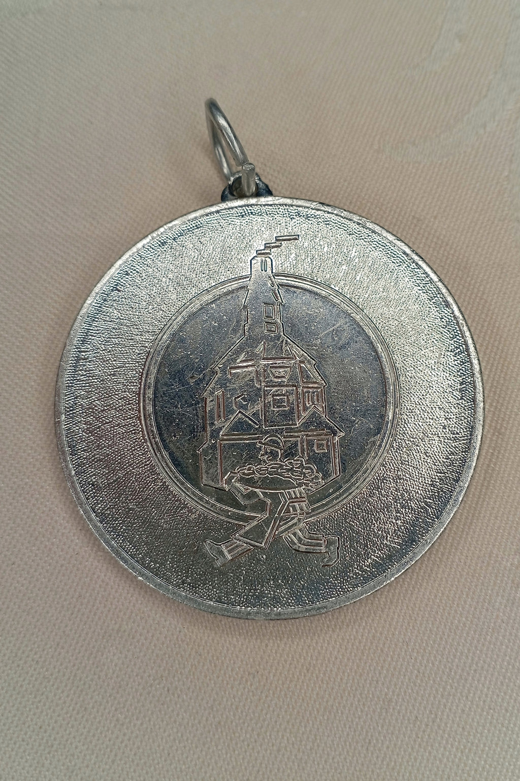 DDR Medaille Dresden: VEB Schlacht- und Verarbeitungsbetrieb (1980) – 70 Jahre Jubiläum