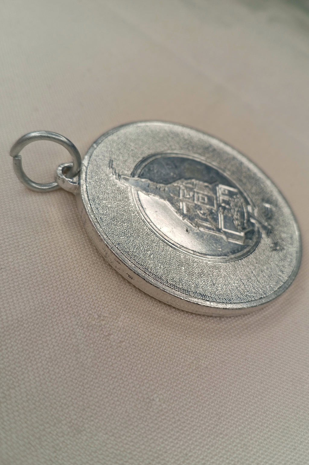 DDR Medaille Dresden: VEB Schlacht- und Verarbeitungsbetrieb (1980) – 70 Jahre Jubiläum