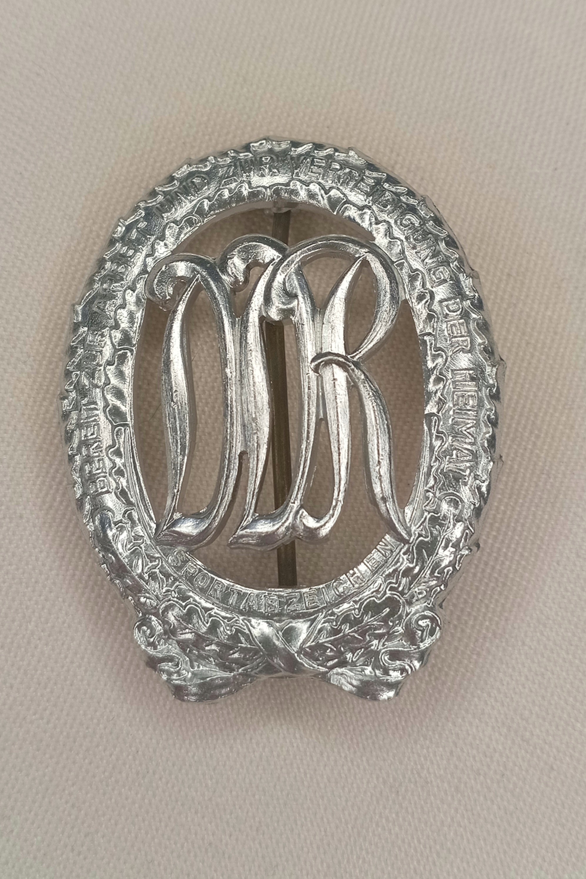 DDR Sportabzeichen (Groß): "BEREIT ZUR ARBEIT UND ZUR VERTEIDIGUNG DER HEIMAT" – Stufe Silber