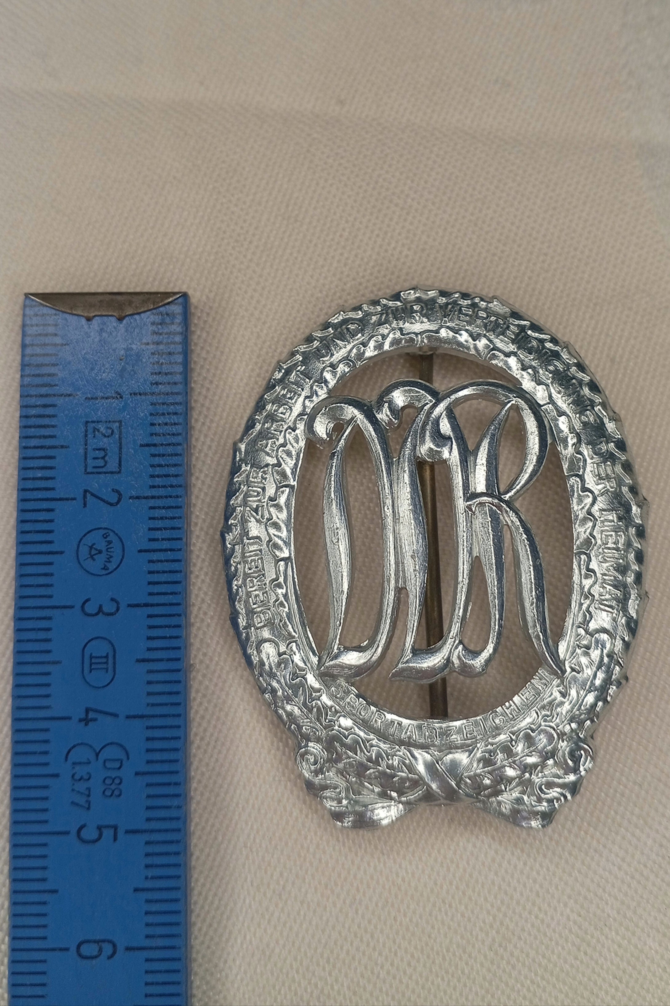 DDR Sportabzeichen (Groß): "BEREIT ZUR ARBEIT UND ZUR VERTEIDIGUNG DER HEIMAT" – Stufe Silber