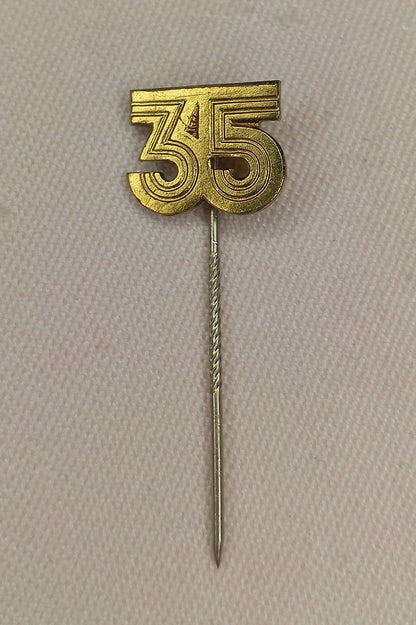 DDR Jubiläums-Nadel: "35 Jahre DDR" (1984) – Anstecknadel