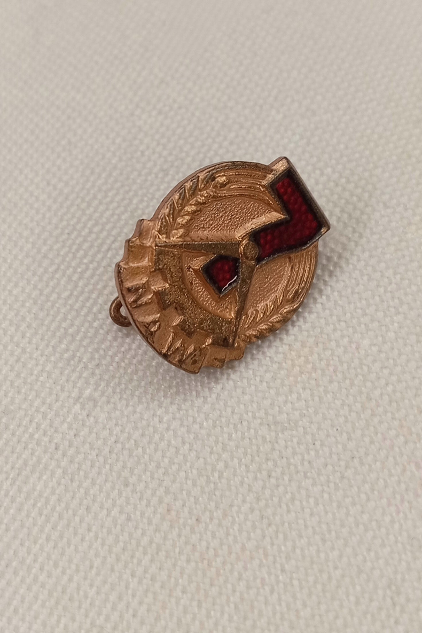 DDR Abzeichen NAW: "VII. Parteitag" (1967) – Nationales Aufbauwerk (Kupferfarben)