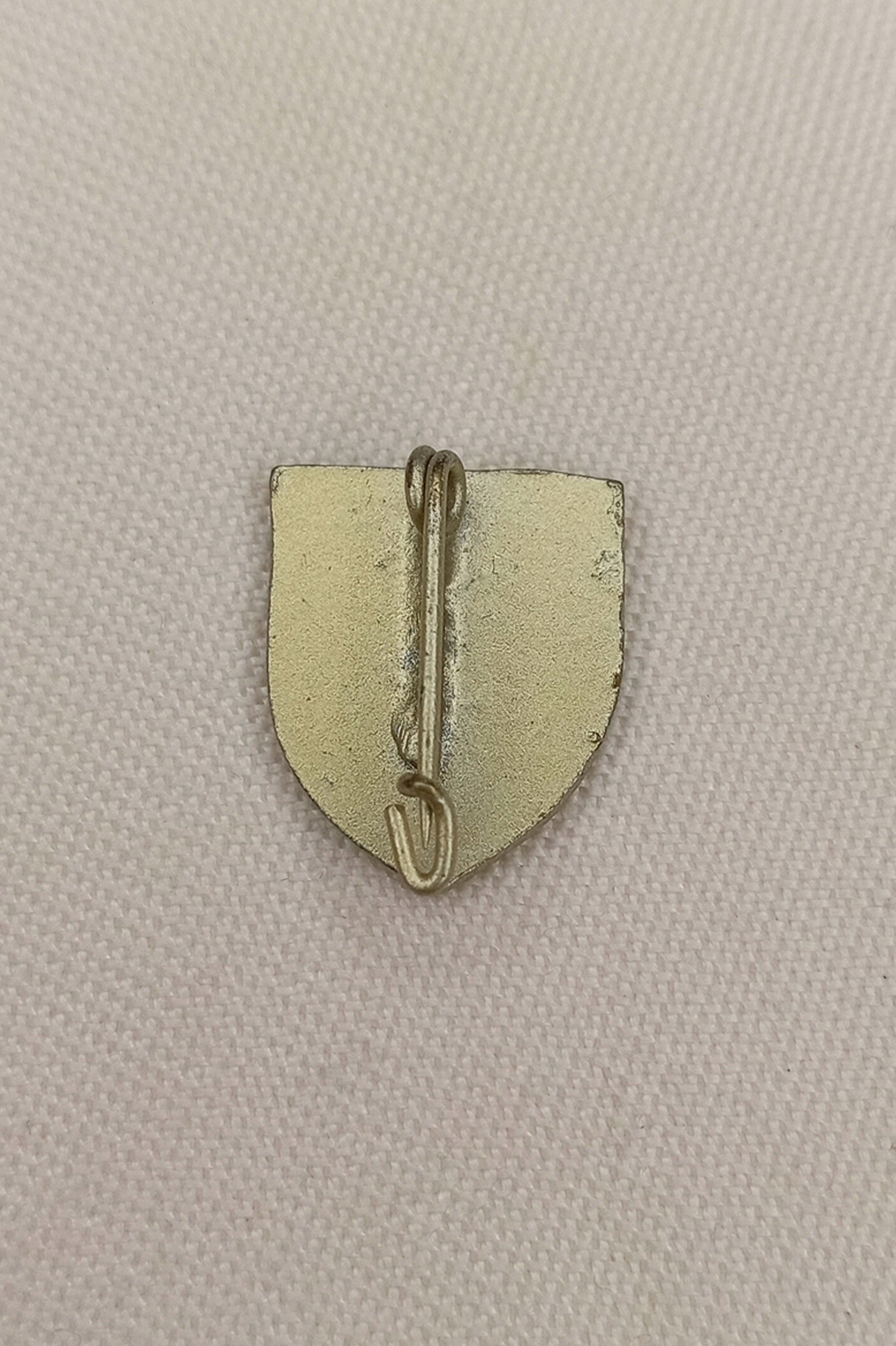 DDR Anstecknadel Dresden: Wappen Schwarz-Gelb mit Posthorn