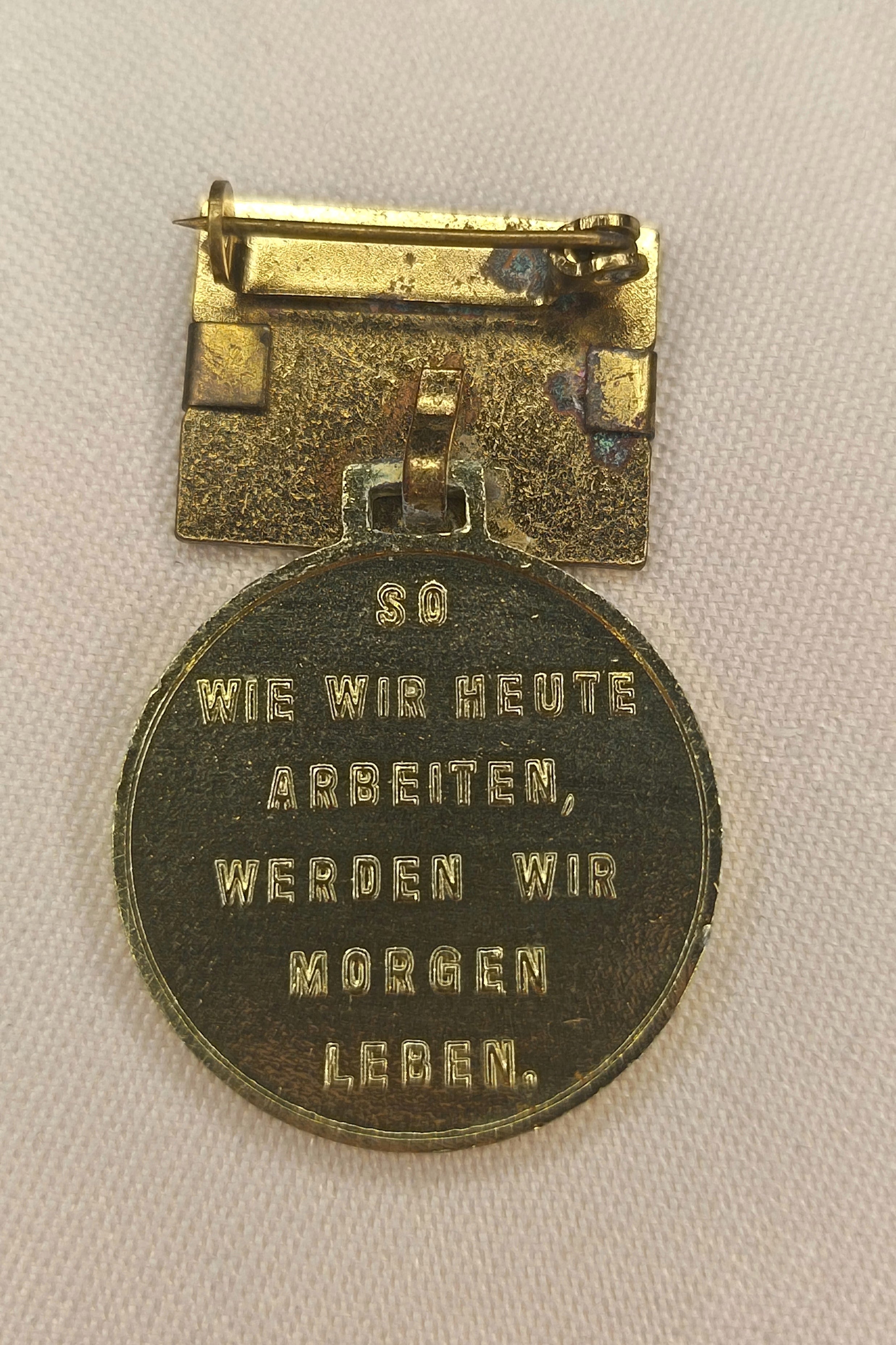 DDR Auszeichnung "Für ausgezeichnete Leistungen" – Jahrgang 1966 mit Spange