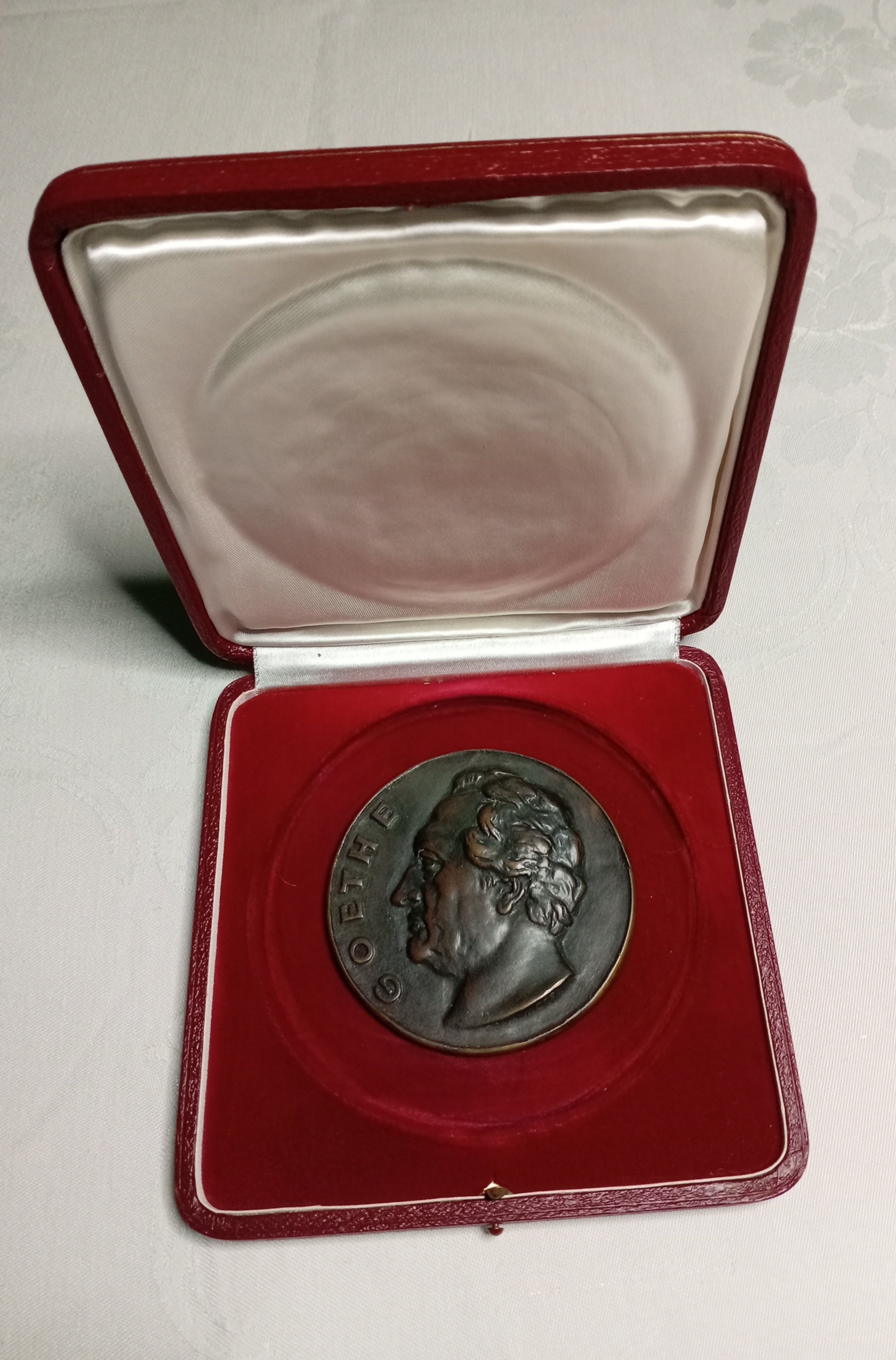 Große Bronze-Medaille "Goethe-Jahr 1949" im Original-Etui – Ehrengabe Stadt Frankfurt