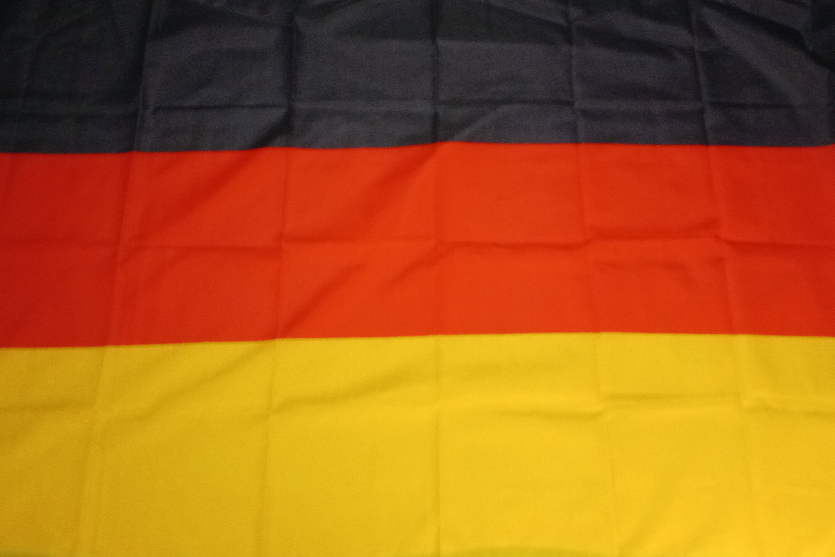 Deutschland-Flagge (Bundesflagge) – Schwarz-Rot-Gold (mit Ösen)