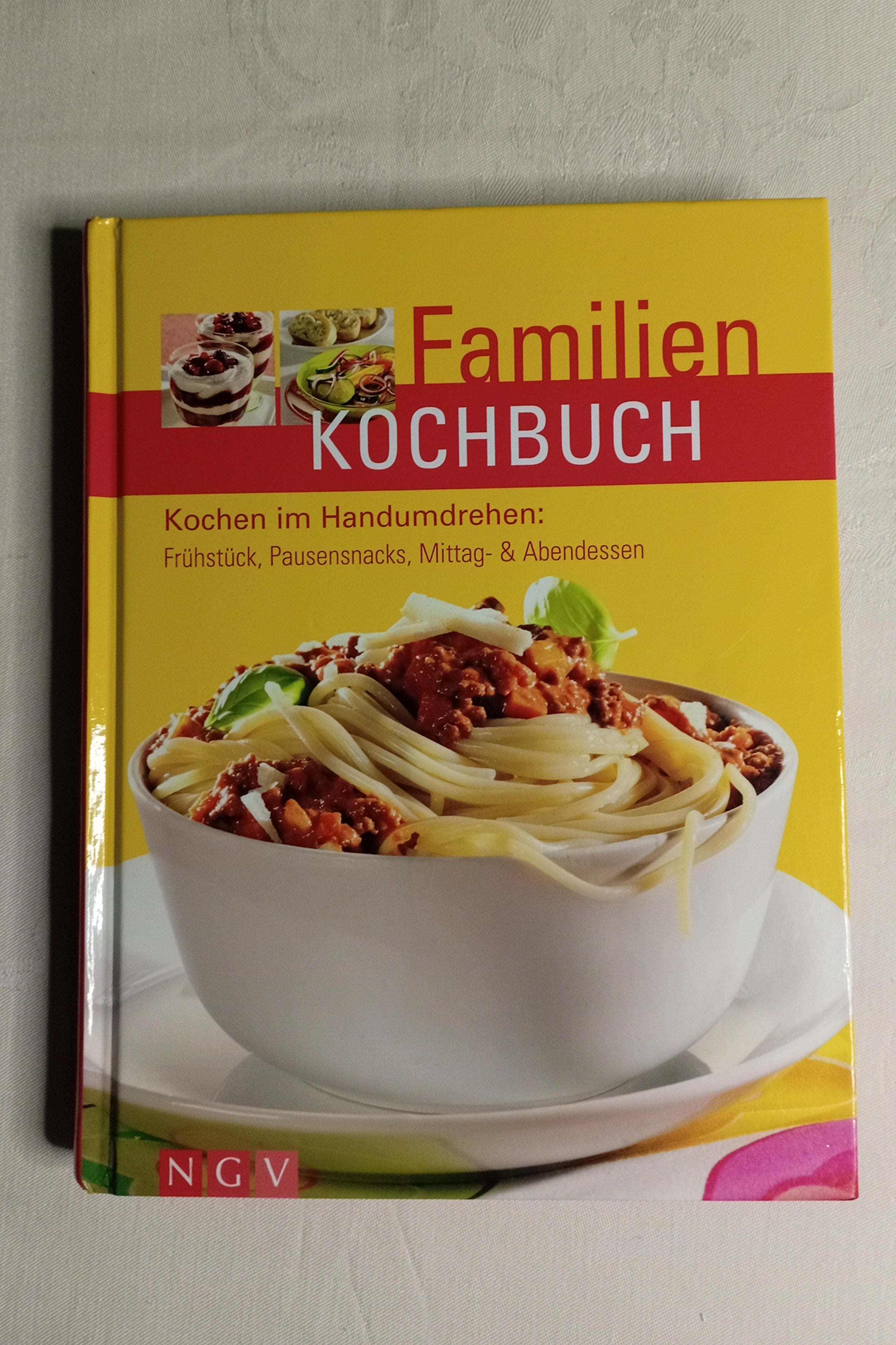 Großes Familien-Kochbuch (IKEA Edition): "Kochen im Handumdrehen" – Über 250 Seiten (Hardcover)