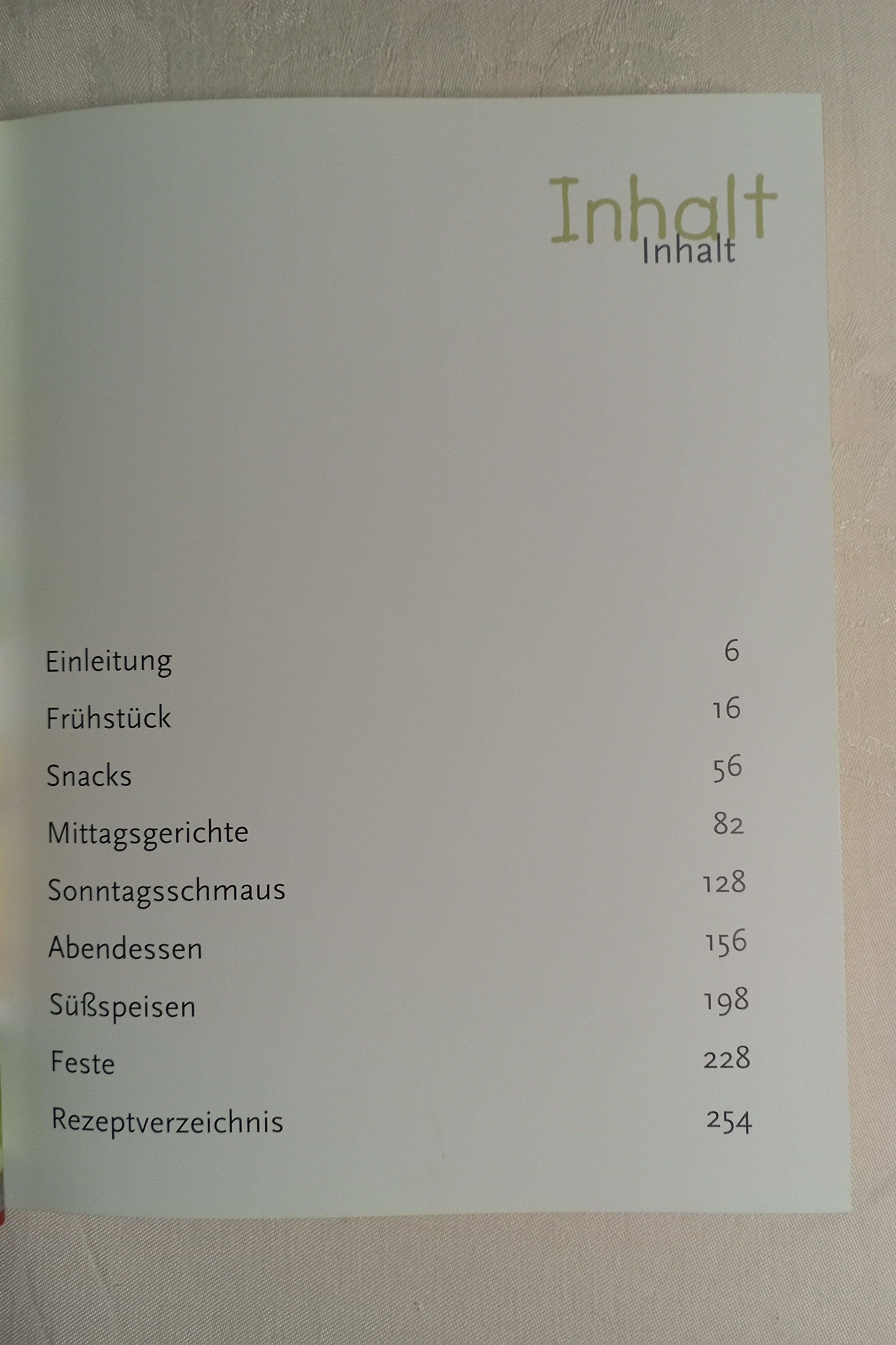 Großes Familien-Kochbuch (IKEA Edition): "Kochen im Handumdrehen" – Über 250 Seiten (Hardcover)