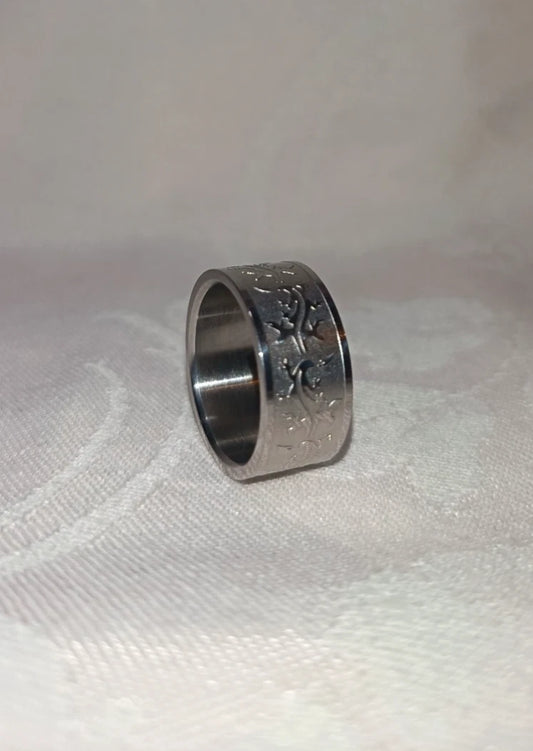 Edelstahl Bandring mit Gecko-Motiv | Silber-Optik | Ring mit Echsen-Prägung